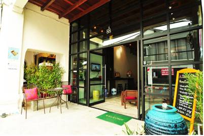 Ai Phuket Hostel & Cafe