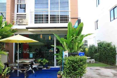 Ananas Phuket Hostel